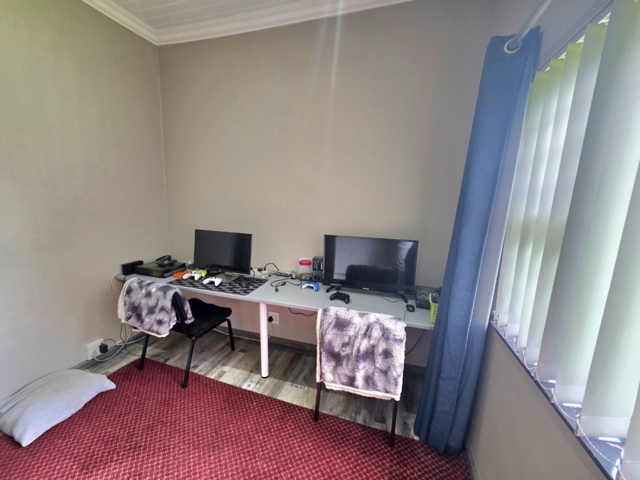 4 Bedroom Property for Sale in Hospitaalheuwel Free State